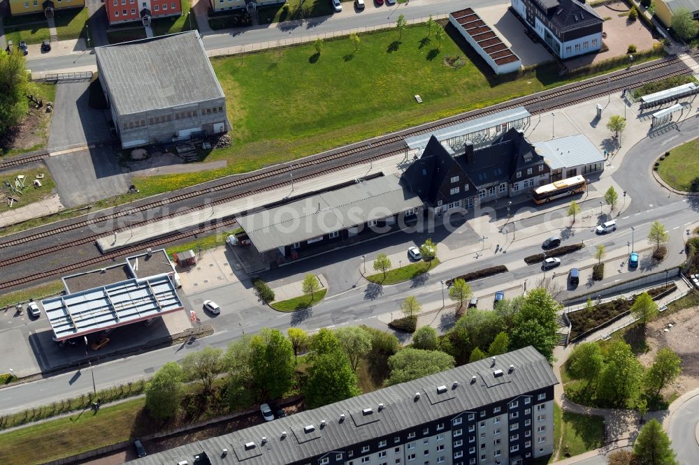 Aerial photograph Neuhaus am Rennweg - Station railway building of the Deutsche Bahn in Neuhaus am Rennweg in the state Thuringia, Germany