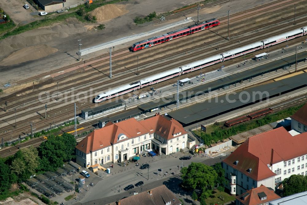 Oranienburg from above - Station railway building of the Deutsche Bahn in Oranienburg in the state Brandenburg, Germany