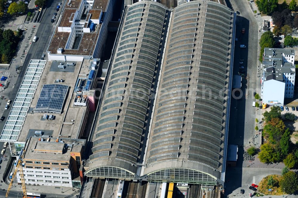 Aerial image Berlin - Station railway building of the Deutsche Bahn in the district Friedrichshain in Berlin, Germany