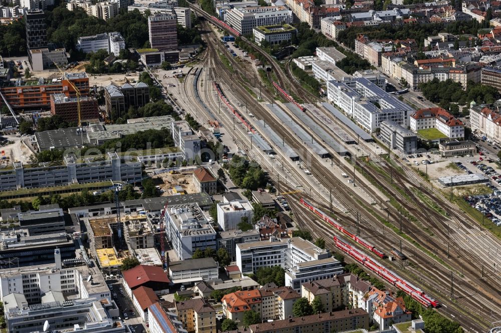 München from the bird's eye view: Station railway building of the Deutsche Bahn in the district Au-Haidhausen in Munich in the state Bavaria, Germany