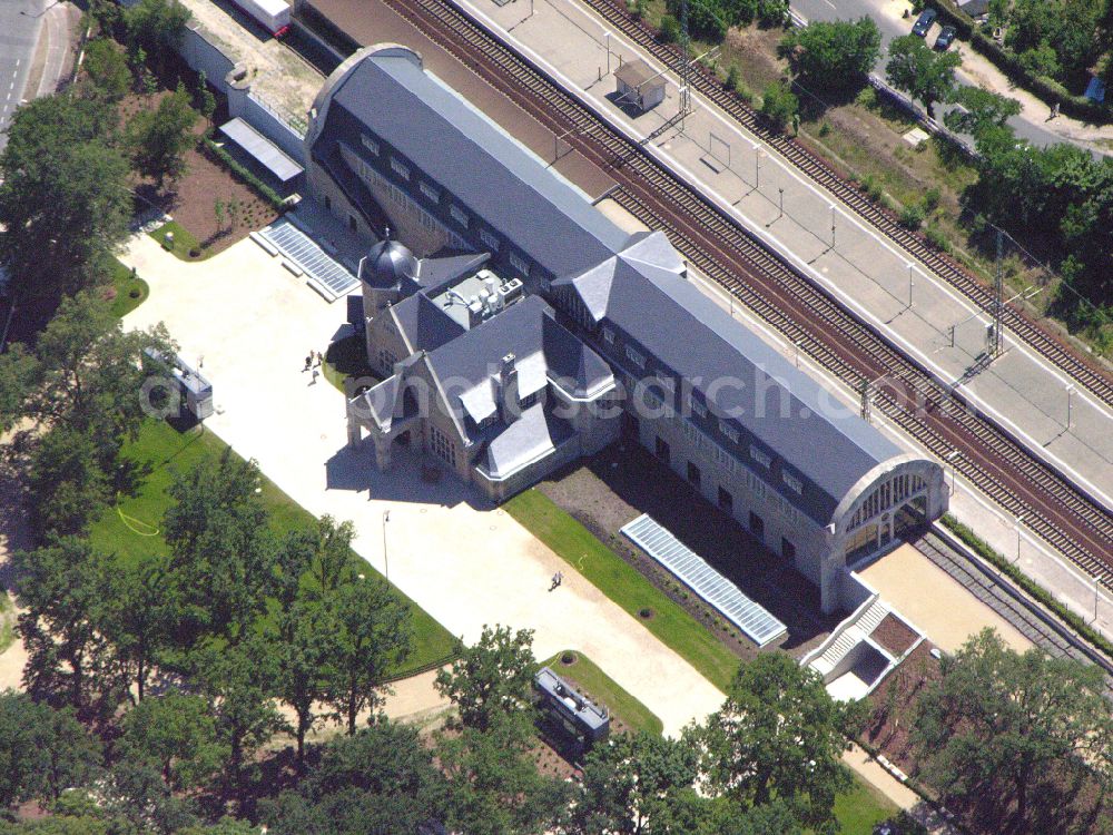 Aerial image Potsdam - Station railway building of the Deutsche Bahn in the district Westliche Vorstadt in Potsdam in the state Brandenburg, Germany