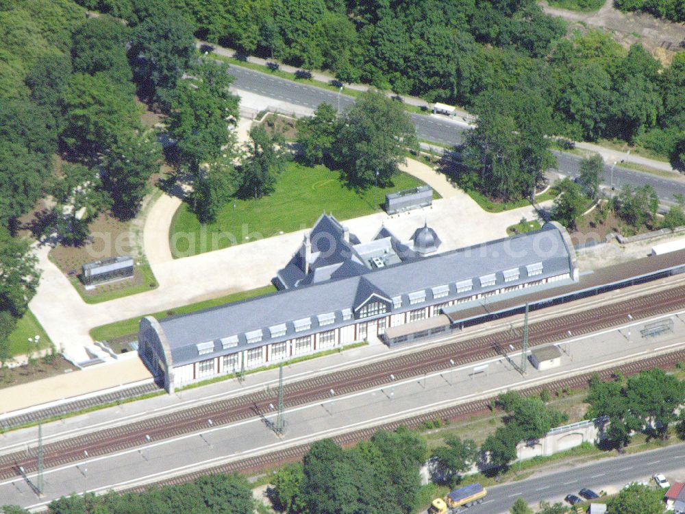 Potsdam from above - Station railway building of the Deutsche Bahn in the district Westliche Vorstadt in Potsdam in the state Brandenburg, Germany