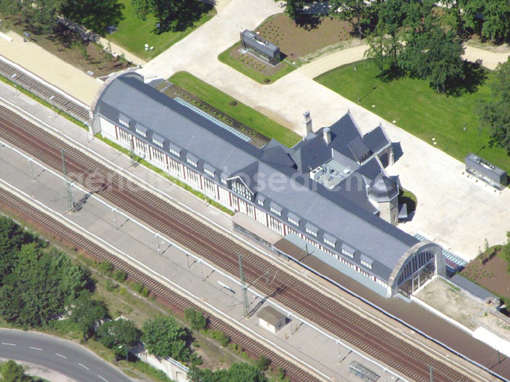 Potsdam from above - Station railway building of the Deutsche Bahn in the district Westliche Vorstadt in Potsdam in the state Brandenburg, Germany