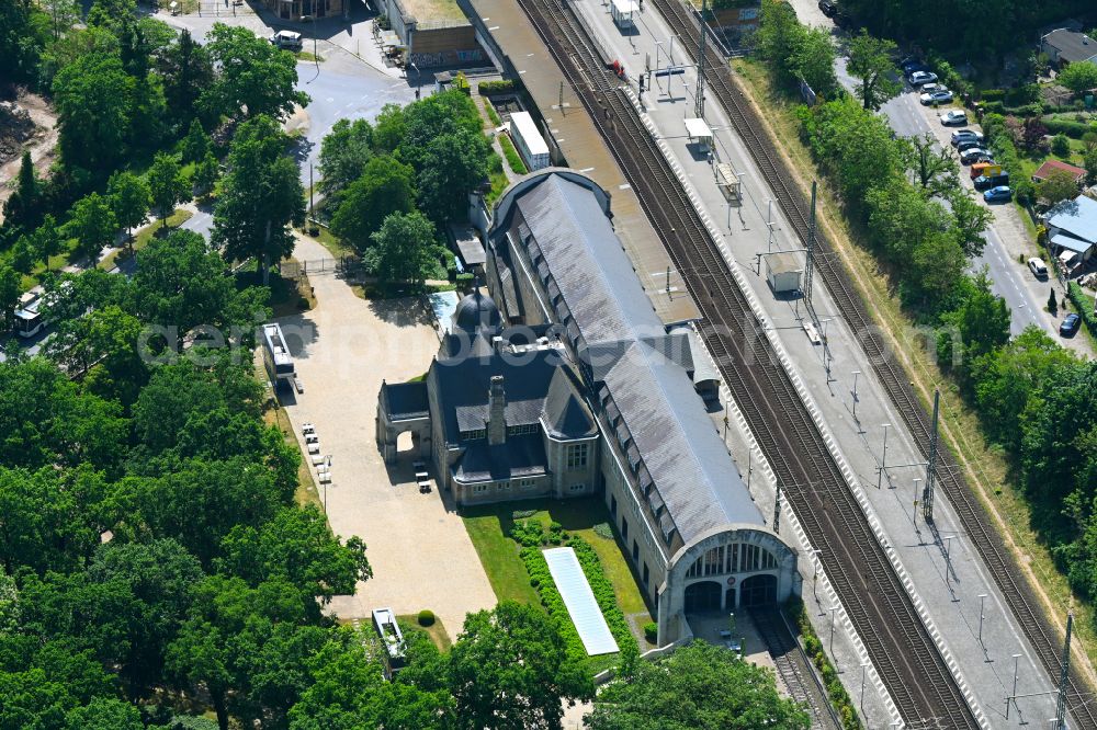 Aerial image Potsdam - Station railway building of the Deutsche Bahn in the district Westliche Vorstadt in Potsdam in the state Brandenburg, Germany