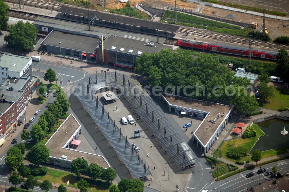 Recklinghausen from the bird's eye view: Station railway building of the Deutsche Bahn in Recklinghausen in the state North Rhine-Westphalia, Germany