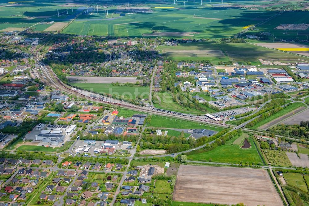 Aerial image Niebüll - Station railway building of the Deutsche Bahn Sylt-Shuttle in Niebuell in the state Schleswig-Holstein, Germany