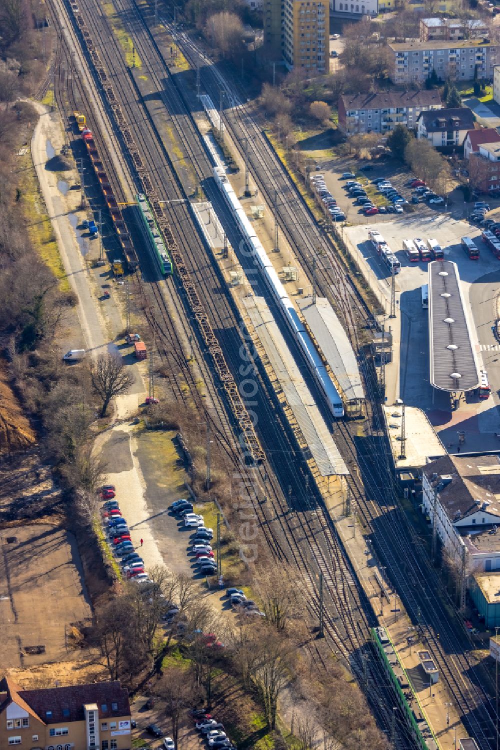 Unna from the bird's eye view: Station railway building of the Deutsche Bahn on street Bahnhofstrasse in Unna at Ruhrgebiet in the state North Rhine-Westphalia, Germany