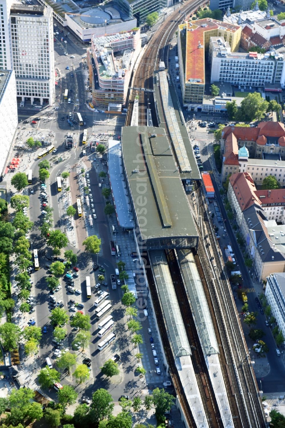 Aerial image Berlin - Station railway building of the Deutsche Bahn in the district Charlottenburg in Berlin, Germany