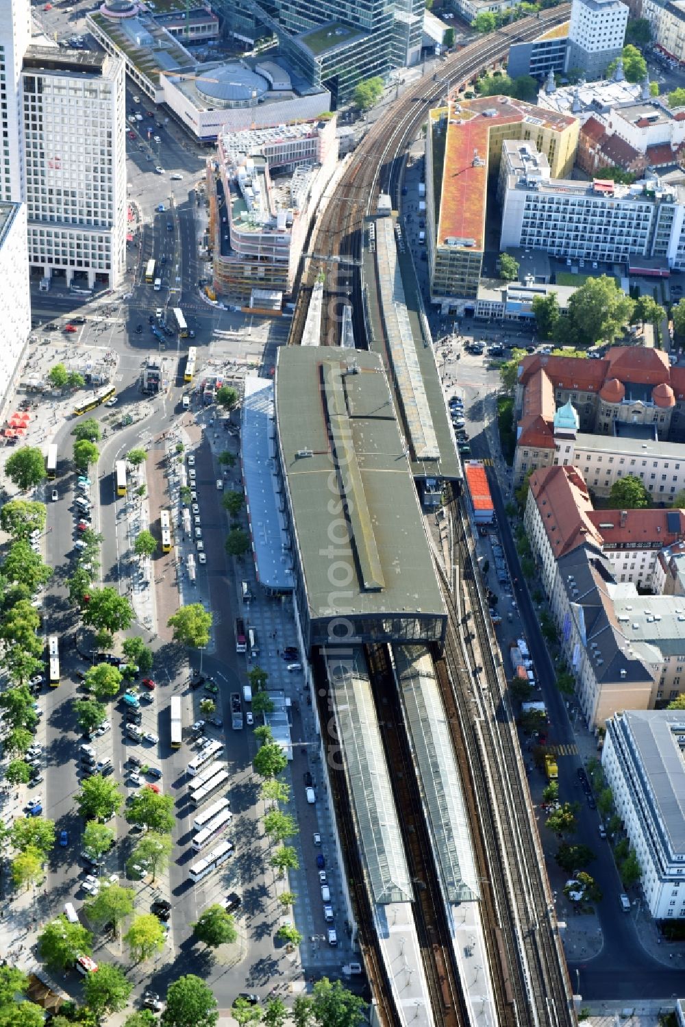 Aerial photograph Berlin - Station railway building of the Deutsche Bahn in the district Charlottenburg in Berlin, Germany