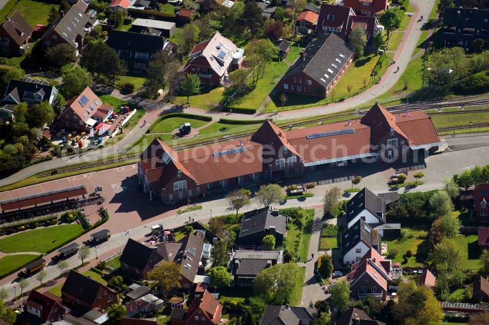 Aerial photograph Langeoog - Train station railway building on Inselbahnhof Langeoog in Langeoog in the state Lower Saxony, Germany