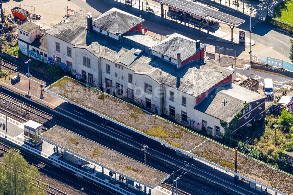 Aerial image Schwelm - Train station railway building on place Bahnhofplatz in Schwelm in the state North Rhine-Westphalia, Germany