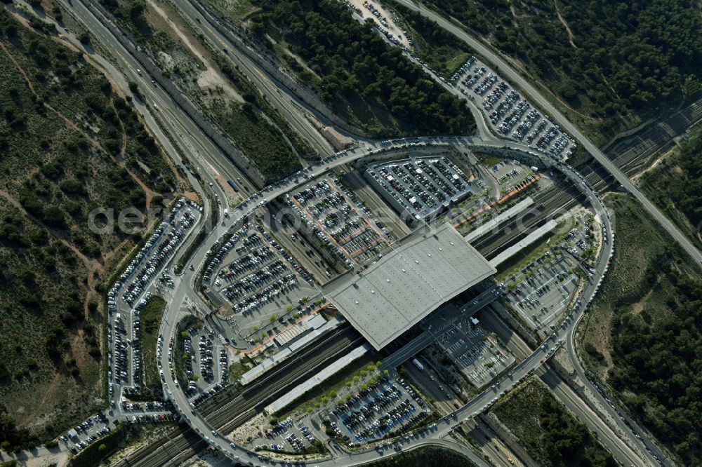 Aerial photograph Aix-en-Provence - Station railway building of SNCF in Aix-en-Provence in Provence-Alpes-Cote d'Azur, France