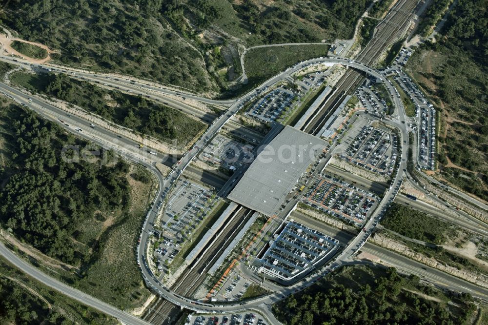 Aerial image Aix-en-Provence - Station railway building of SNCF in Aix-en-Provence in Provence-Alpes-Cote d'Azur, France