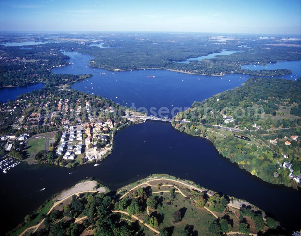 Aerial image Potsdam - Die Glienicker Brücke verbindet über die Havel hinweg die Städte Berlin, Ortsteil Wannsee des Bezirks Steglitz-Zehlendorf, und Potsdam, Stadtteil Berliner Vorstadt mit dem Glienicker Horn. The Glienicke bridge (Glienicker Brücke) is a bridge on the edge of Berlin that spans the Havel River to connect the cities of Potsdam and Berlin.