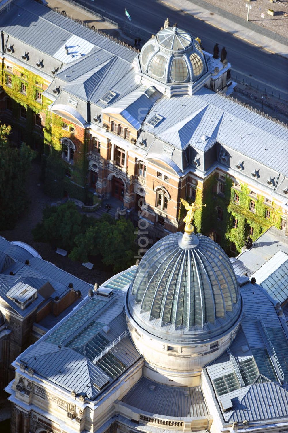 Dresden from the bird's eye view: View of the dome of the Kunsthalle in the Lipsius building in the historic center of Dresden. With its glass dome - of the population because of their folded form lemon squeezer - the building occupied a prominent place in Dresden's skyline