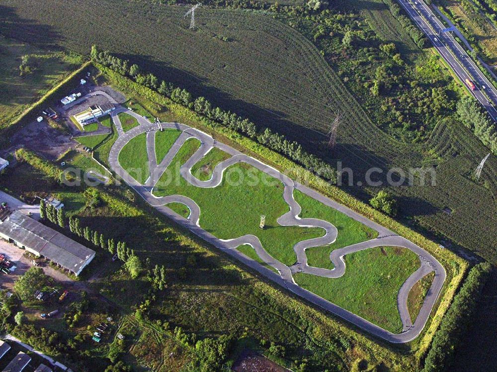 Aerial photograph Schönwalde (Brandenburg) - Blick auf die an der A10 gelegende Go-Kart Strecke bei Schönerlinde nördlich von Berlin. Freizeitpark Schönerlinde, Fa. CDR Betriebsgesellschaft mbH, 16352 Schönerlinde, Alter Heerweg 3-4, Telefon: 030/74 777 301, info@kartbahn-schoenerlinde.de, http://