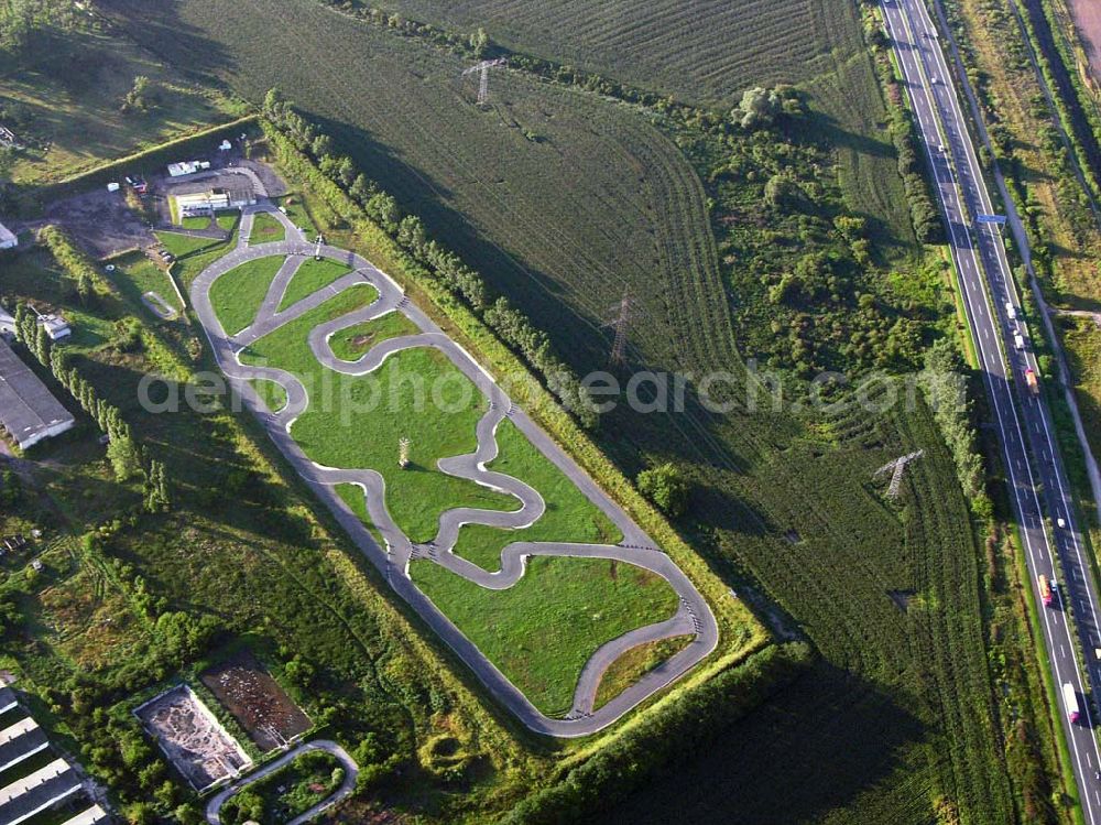 Schönwalde (Brandenburg) from above - Blick auf die an der A10 gelegende Go-Kart Strecke bei Schönerlinde nördlich von Berlin. Freizeitpark Schönerlinde, Fa. CDR Betriebsgesellschaft mbH, 16352 Schönerlinde, Alter Heerweg 3-4, Telefon: 030/74 777 301, info@kartbahn-schoenerlinde.de, http://