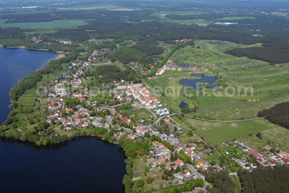 MOTZEN from above - Blick auf den Golfplatz / die Golfplatzanlage des Berliner Golf- und Country Club Motzener See e.V.. Kontakt: Am Golfplatz 5 15749 MittenWalde OT Motzen, Tel. 033769 50130, Fax 033769 50134, E-Mail: info@golfclubmotzen.de,