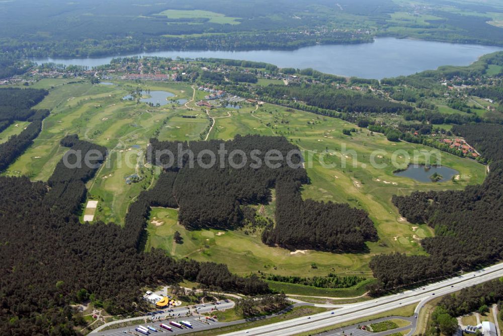 Aerial photograph MOTZEN - Blick auf den Golfplatz / die Golfplatzanlage des Berliner Golf- und Country Club Motzener See e.V.. Kontakt: Am Golfplatz 5 15749 MittenWalde OT Motzen, Tel. 033769 50130, Fax 033769 50134, E-Mail: info@golfclubmotzen.de,