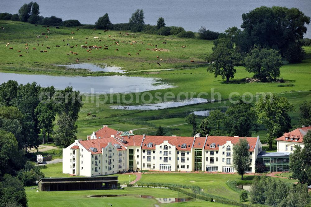 Aerial image Teschow - Golf- und Wellnesshotel Schloss Teschow mit Golfplatz beim Bachweg in Teschow, Mecklenburg-Vorpommern. Golf and Wellness hotel castle Teschow with golf court at the street Bachweg in Teschow, Mecklenburg-Western Pomerania.