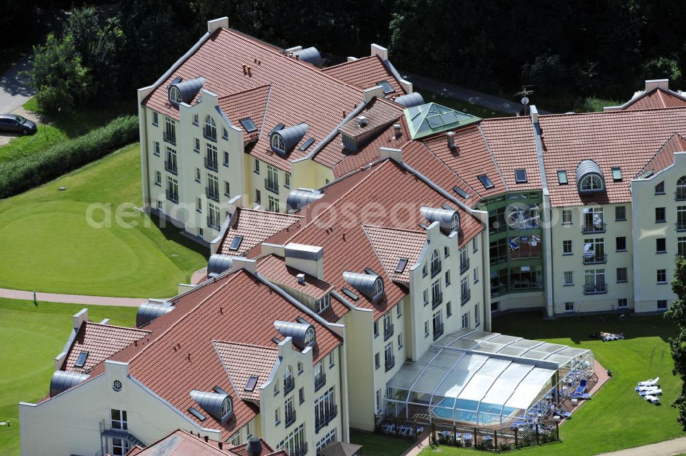 Aerial photograph Teschow - Golf- und Wellnesshotel Schloss Teschow mit Golfplatz beim Bachweg in Teschow, Mecklenburg-Vorpommern. Golf and Wellness hotel castle Teschow with golf court at the street Bachweg in Teschow, Mecklenburg-Western Pomerania.