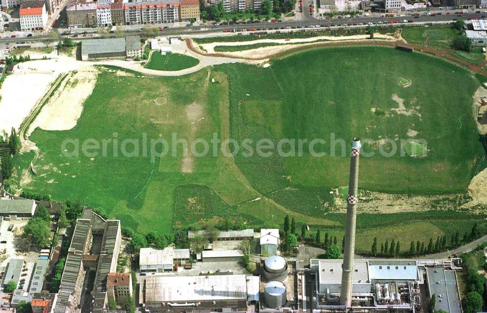 Berlin from the bird's eye view: Golfanlage auf dem Abrißgelände des Stadion der Weltjugend an der Chausseestraße