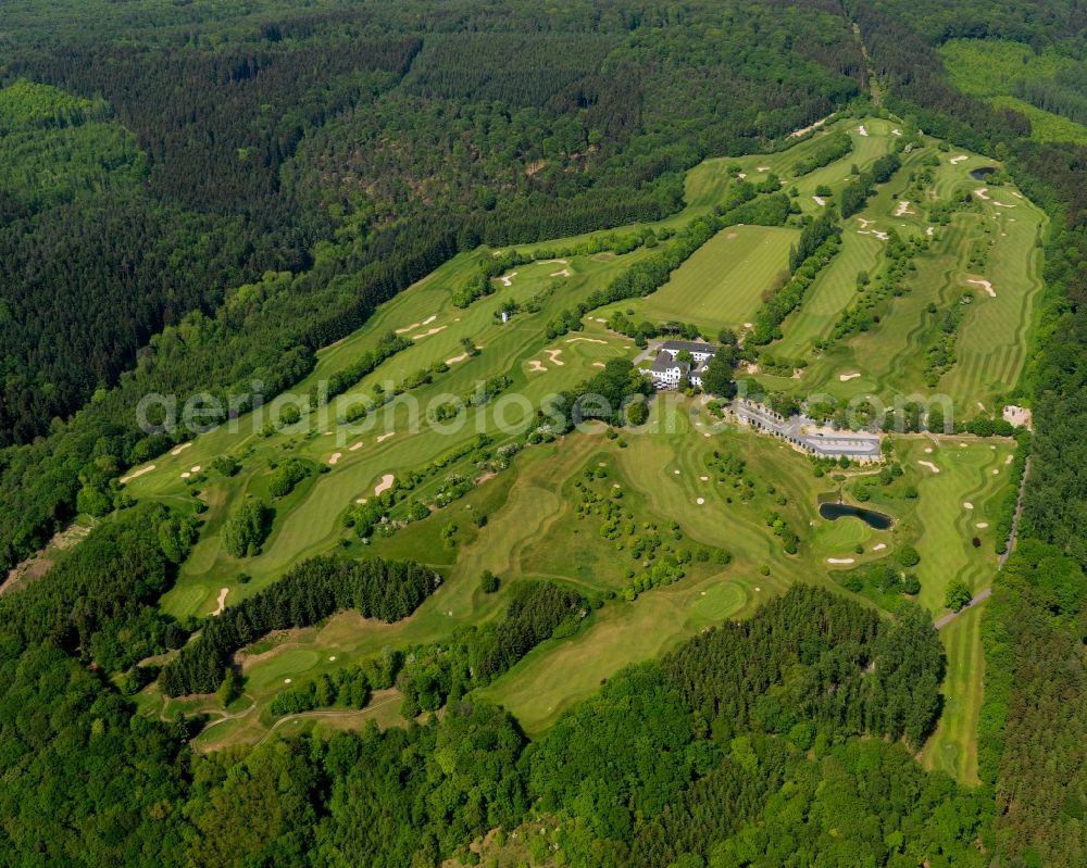 Neuwied from the bird's eye view: Golf club Rhine-Wied in the town of Neuwied in the state of Rhineland-Palatinate. The parcour is located in the North of Neuwied and includes a restaurant. The town is located in the county district of Mayen-Koblenz on the right riverbank of the river Rhine. The town is an official tourist resort and is an important historic industrial site