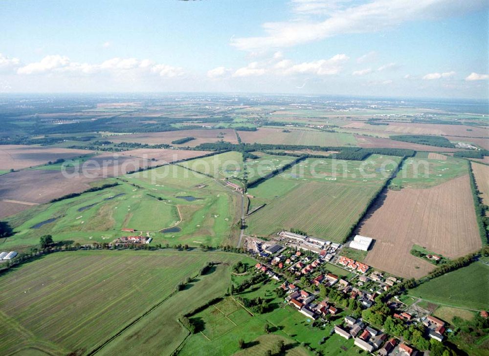 Groß - Kienitz from the bird's eye view: Golfplatz bei Groß-Kienitz am Flughafen Berlin - Schönefeld / BRB.