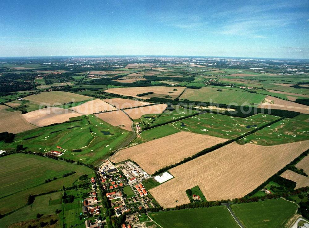 Groß - Kienitz from the bird's eye view: Golfplatz bei Groß-Kienitz am Flughafen Berlin - Schönefeld / BRB.