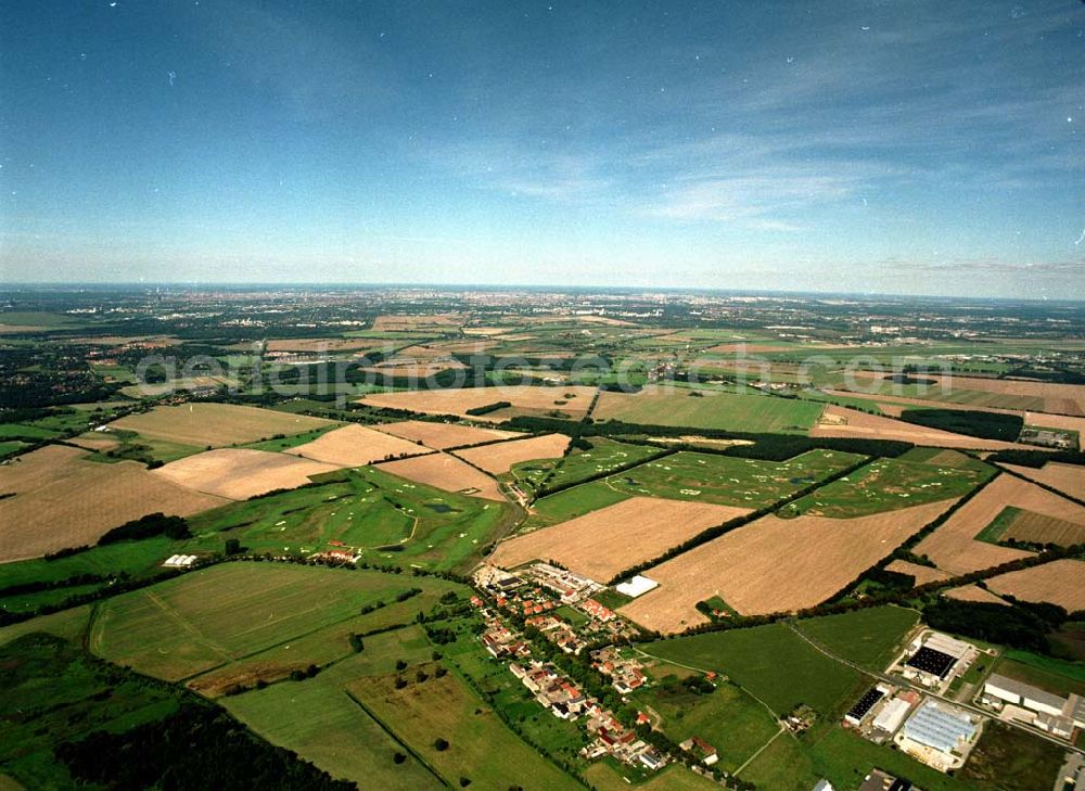 Groß - Kienitz from the bird's eye view: Golfplatz bei Groß-Kienitz am Flughafen Berlin - Schönefeld / BRB.