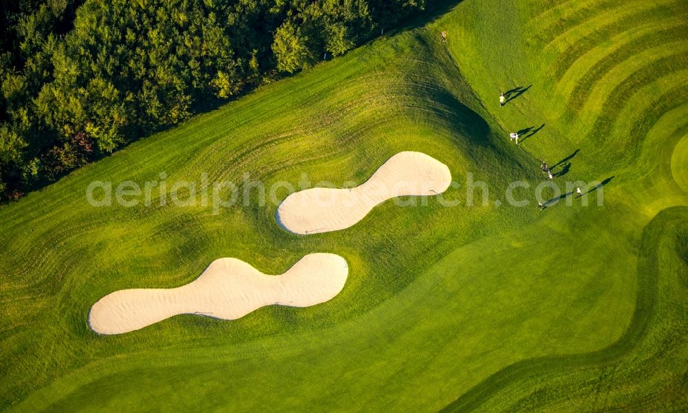 Duisburg from the bird's eye view: Grounds of the Golf course at Huckingen in Duisburg in the state North Rhine-Westphalia