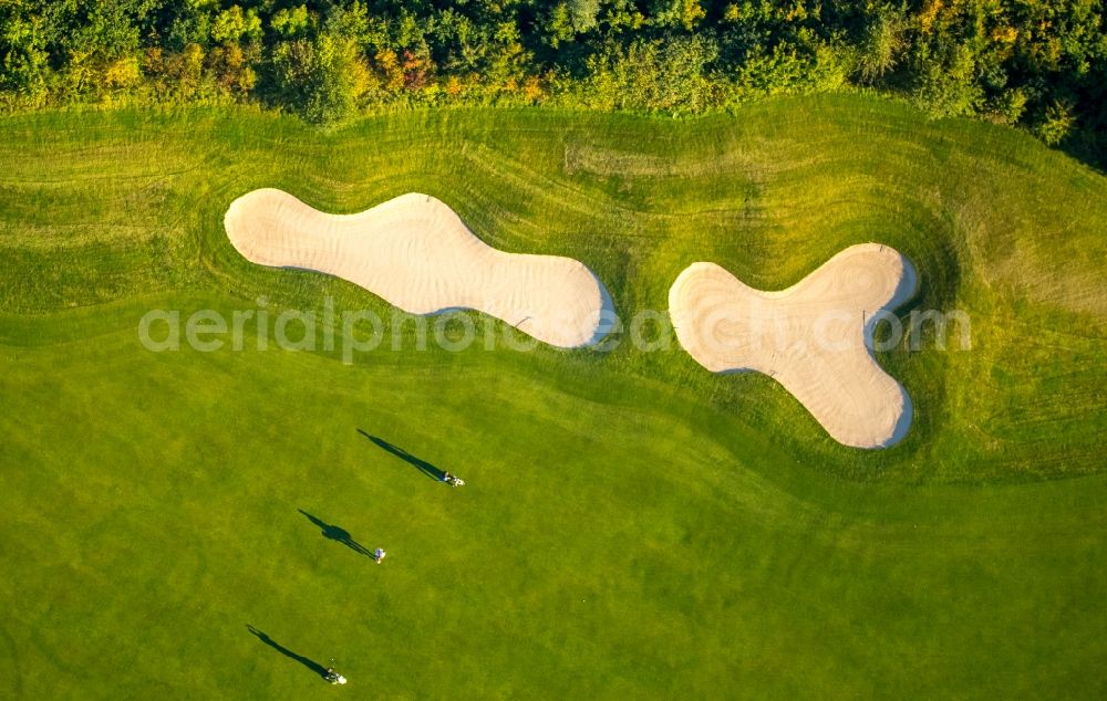 Duisburg from the bird's eye view: Grounds of the Golf course at Huckingen in Duisburg in the state North Rhine-Westphalia