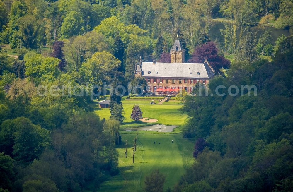 Aerial photograph Essen - Grounds of the Golf course at Essener Golf Club Haus Oefte e.V. in the district Kettwig in Essen at Ruhrgebiet in the state North Rhine-Westphalia, Germany