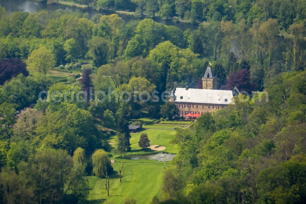 Essen from the bird's eye view: Grounds of the Golf course at Essener Golf Club Haus Oefte e.V. in the district Kettwig in Essen at Ruhrgebiet in the state North Rhine-Westphalia, Germany