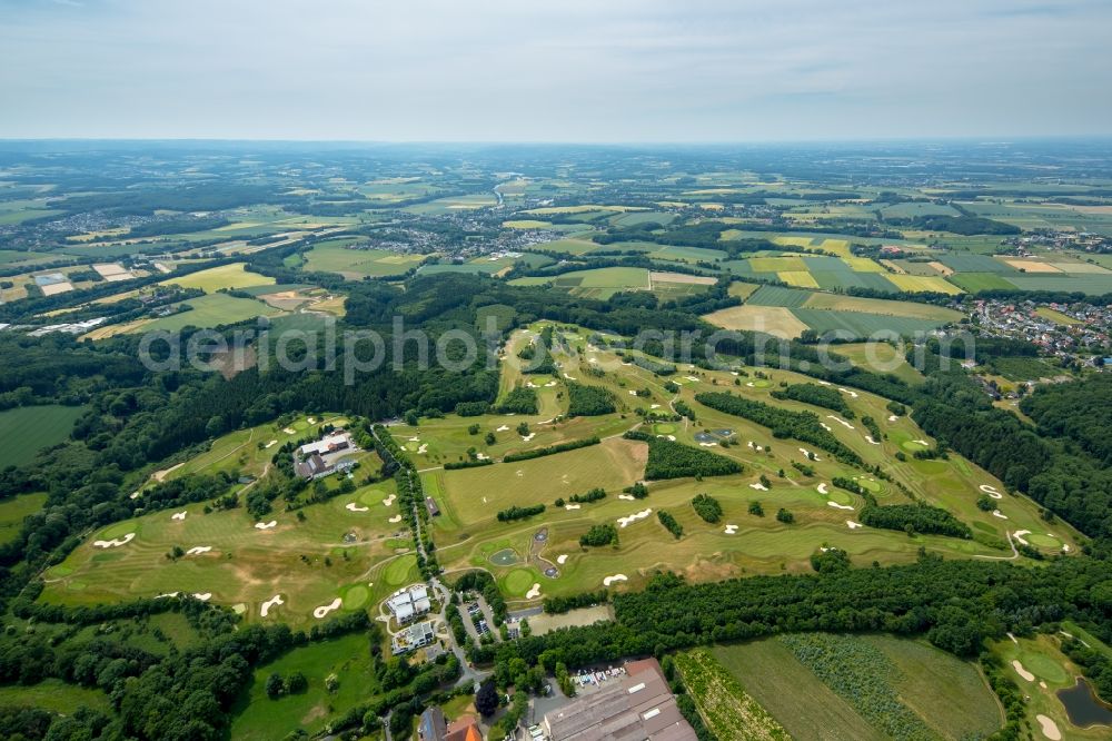 Fröndenberg/Ruhr from the bird's eye view: Grounds of the Golf course at Golfclub Gut Neuenhof in Froendenberg/Ruhr in the state North Rhine-Westphalia