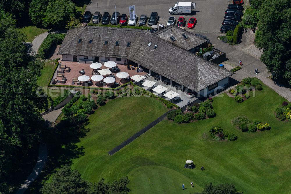 Feldafing from the bird's eye view: Grounds of the golf course and the building of the Golf-Club Feldafing e.V. in Feldafing at Bodensee in the state Bavaria, Germany