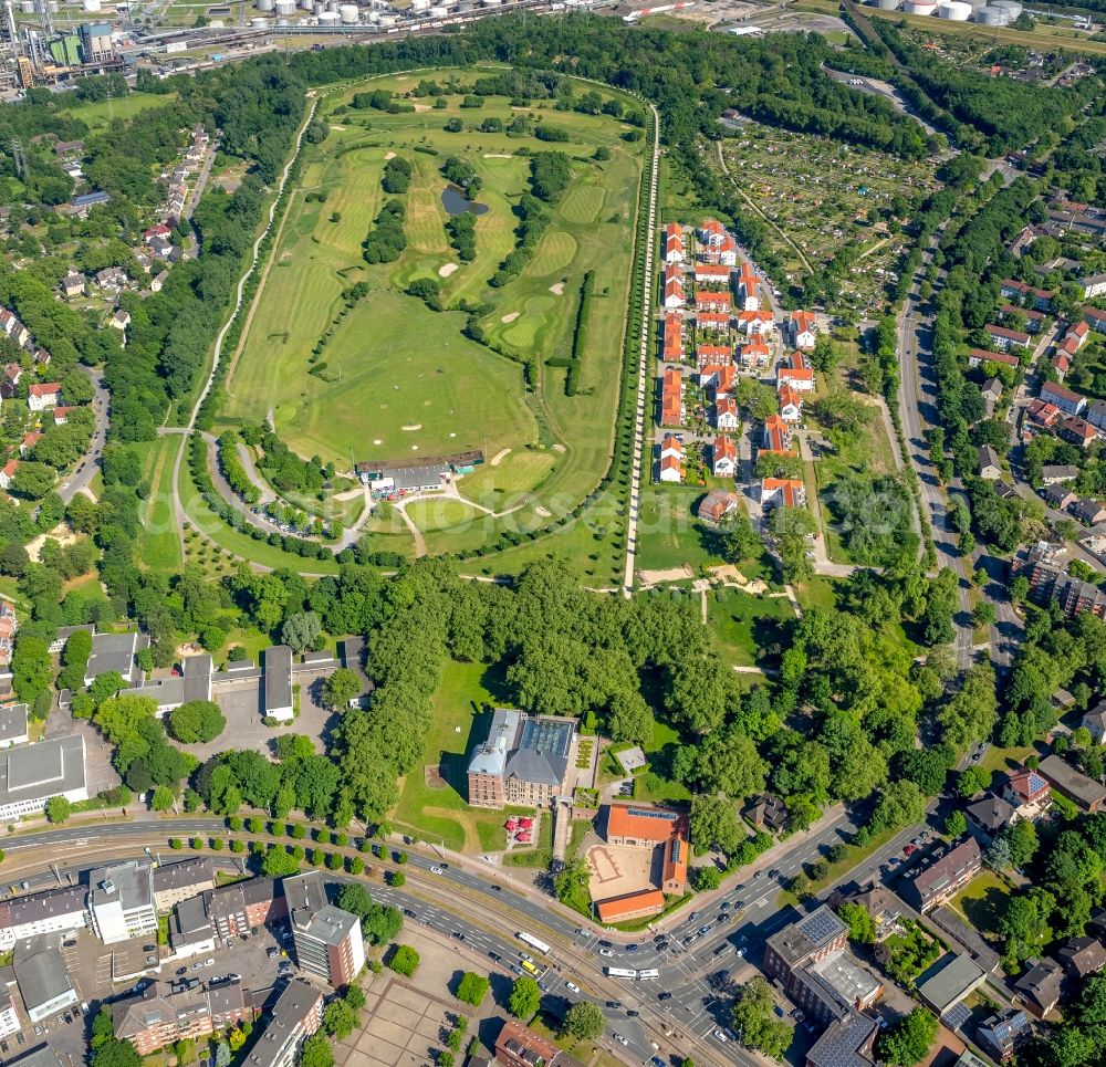 Aerial image Gelsenkirchen - Grounds of the Golf course at Golfclub Schloss Horst e.V. on Johannastrasse in Gelsenkirchen in the state North Rhine-Westphalia