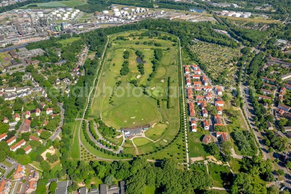 Aerial image Gelsenkirchen - Grounds of the Golf course at Golfclub Schloss Horst e.V. on Johannastrasse in Gelsenkirchen in the state North Rhine-Westphalia