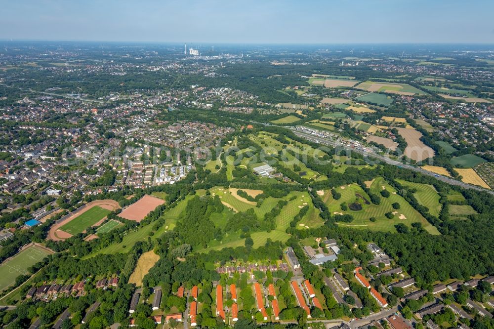 Gelsenkirchen from the bird's eye view: Grounds of the Golf course at Gelsenkirchener Golfclub Haus Leythe e. V. on Middelicher Strasse in Gelsenkirchen in the state North Rhine-Westphalia, Germany