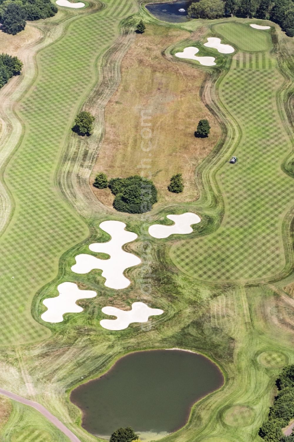 Aerial image Köln - Grounds of the Golf course at Golf Club Gut Laerchenhof in Cologne in the state North Rhine-Westphalia, Germany