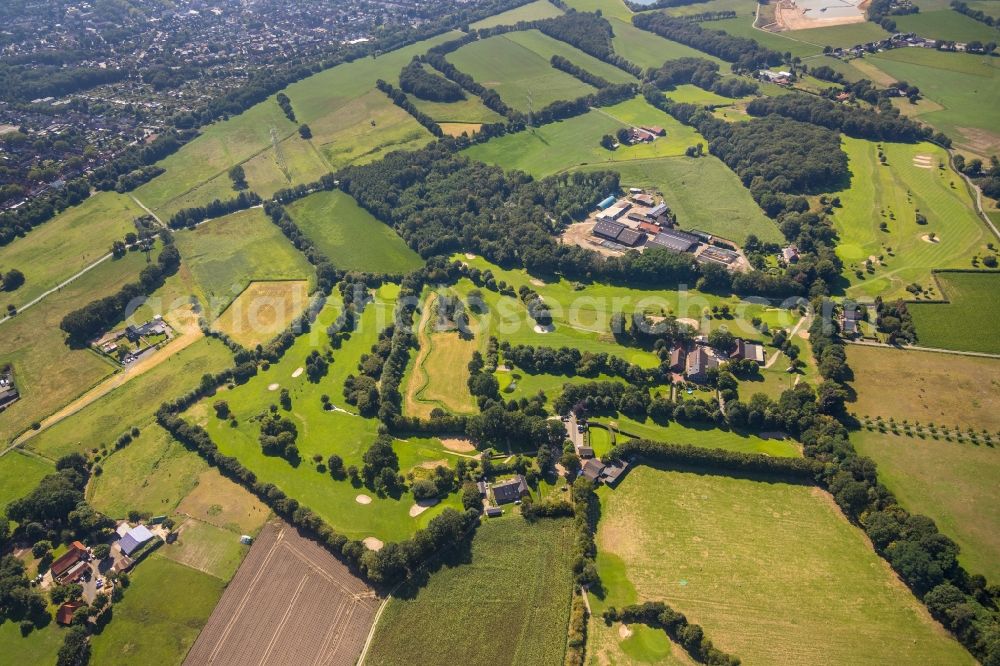 Aerial image Hünxe - Grounds of the Golf course at of Golf Club Huenxerwald e.V. on Hardtbergweg in Huenxe in the state North Rhine-Westphalia, Germany