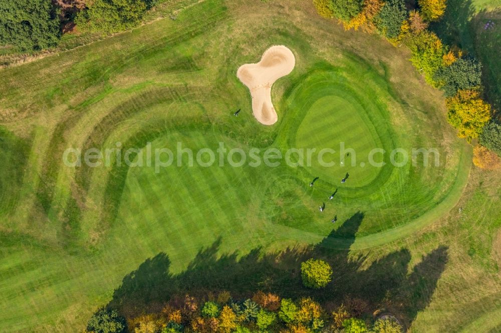 Fröndenberg/Ruhr from above - Grounds of the Golf course at Golf-Club Unna-Froendenberg e.V. on Schwarzer Weg in the district Hohenheide in Froendenberg/Ruhr in the state North Rhine-Westphalia, Germany