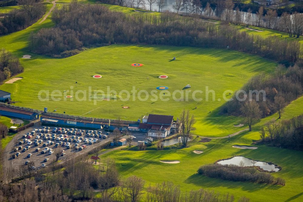 Aerial photograph Duisburg - Grounds of the Golf course at Golf & More on street Altenbrucher Damm in the district Huckingen in Duisburg at Ruhrgebiet in the state North Rhine-Westphalia, Germany
