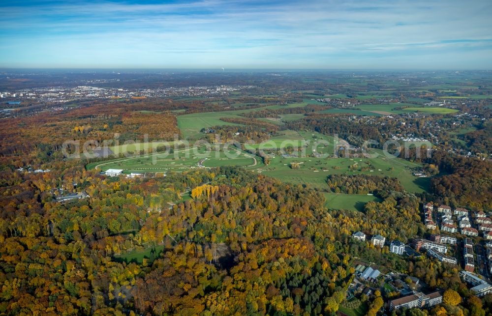 Düsseldorf-Grafenberg from the bird's eye view: Grounds of the Golf course at Golfanlage Duesseldorf-Grafenberg in Duesseldorf-Grafenberg in the state North Rhine-Westphalia, Germany