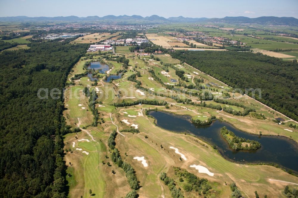 Essingen from above - Grounds of the Golf course at Golfanlage Landgut Dreihof in Essingen in the state Rhineland-Palatinate