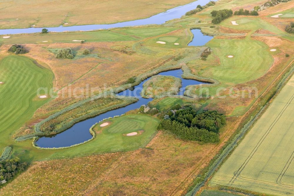 Warwerort from the bird's eye view: Grounds of the Golf course at of Golfclub Buesum Dithmarschen e.V. in Warwerort in the state Schleswig-Holstein, Germany