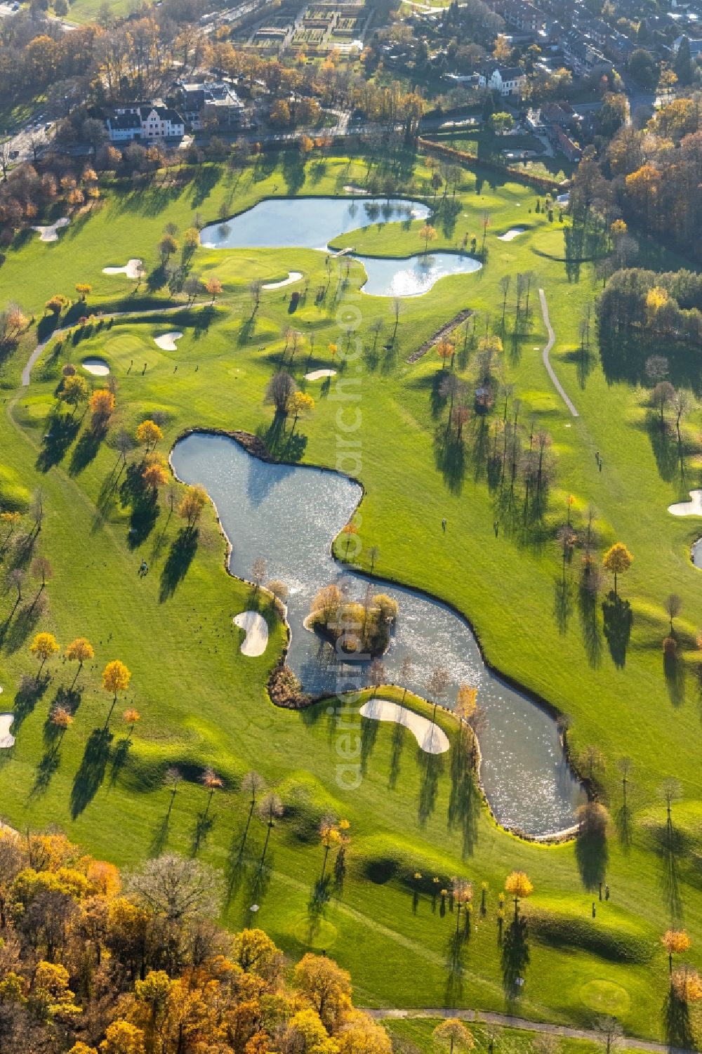 Kamp-Lintfort from the bird's eye view: Grounds of the Golf course at Golfclub Am Kloster-Kamp e.V. on Kirchstrasse in the district Niersenbruch in Kamp-Lintfort at Ruhrgebiet in the state North Rhine-Westphalia, Germany