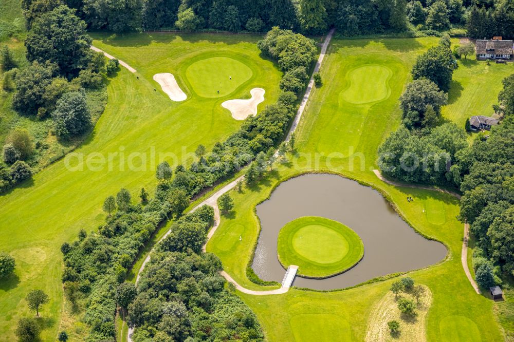 Mülheim an der Ruhr from the bird's eye view: Grounds of the Golf course at Golfclub Muelheim on Ruhr e.V. in the district Selbeck in Muelheim on the Ruhr at Ruhrgebiet in the state North Rhine-Westphalia, Germany