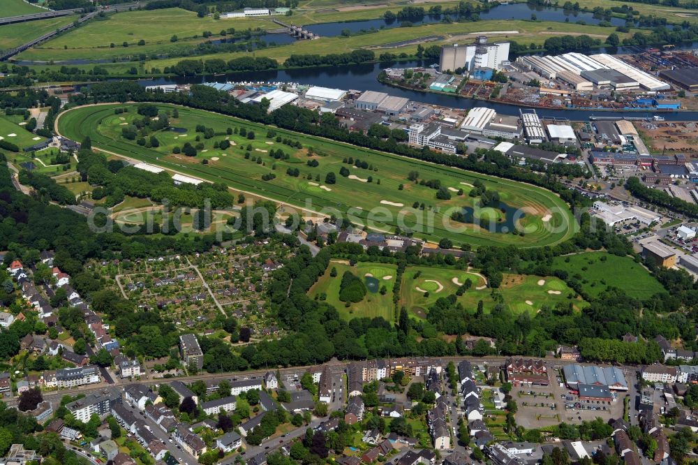 Aerial image Mülheim an der Ruhr - Grounds of the Golf course at Golfclub Muelheim on Ruhr Raffelberg in Muelheim on the Ruhr in the state North Rhine-Westphalia, Germany