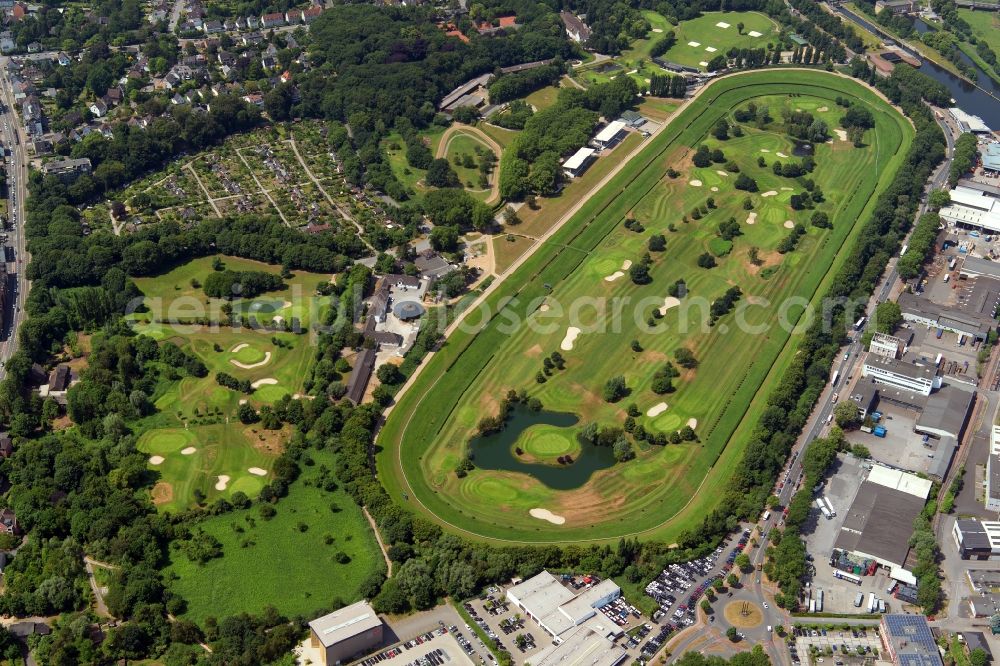 Mülheim an der Ruhr from above - Grounds of the Golf course at Golfclub Muelheim on Ruhr Raffelberg in Muelheim on the Ruhr in the state North Rhine-Westphalia, Germany